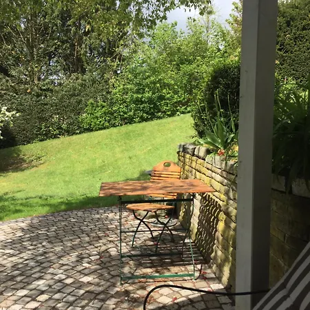 Ruhiges Wg-appartment In Einfamilienhaus 公寓