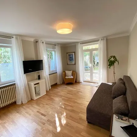 公寓 Ruhiges Wg-appartment In Einfamilienhaus 格拉斯许特